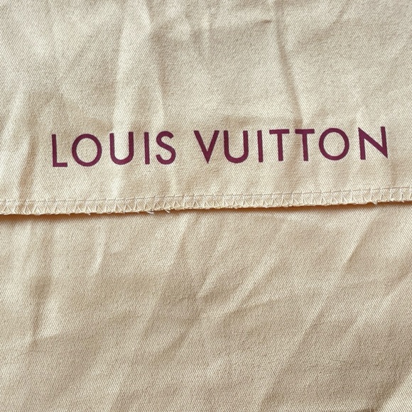 Louis Vuitton dust bag - great condition, one small smudge as pictured - Picture 4 of 4